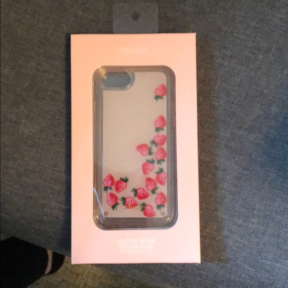 ban.do Accessories - Ban.do Glitter Bomb Strawberry IPhone 6/7/8 Case